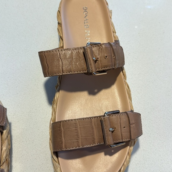 2 pair Donald Pliner sandals. Size 8.5 - Picture 9 of 10